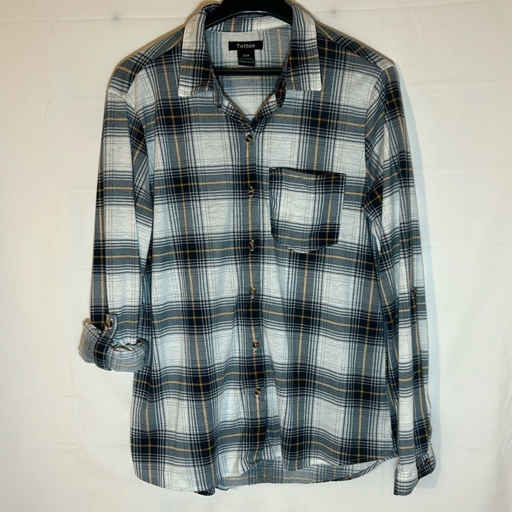 Plaid shirt women’s button down Tattoo size med adjustable sleeve to 3/4 gingham